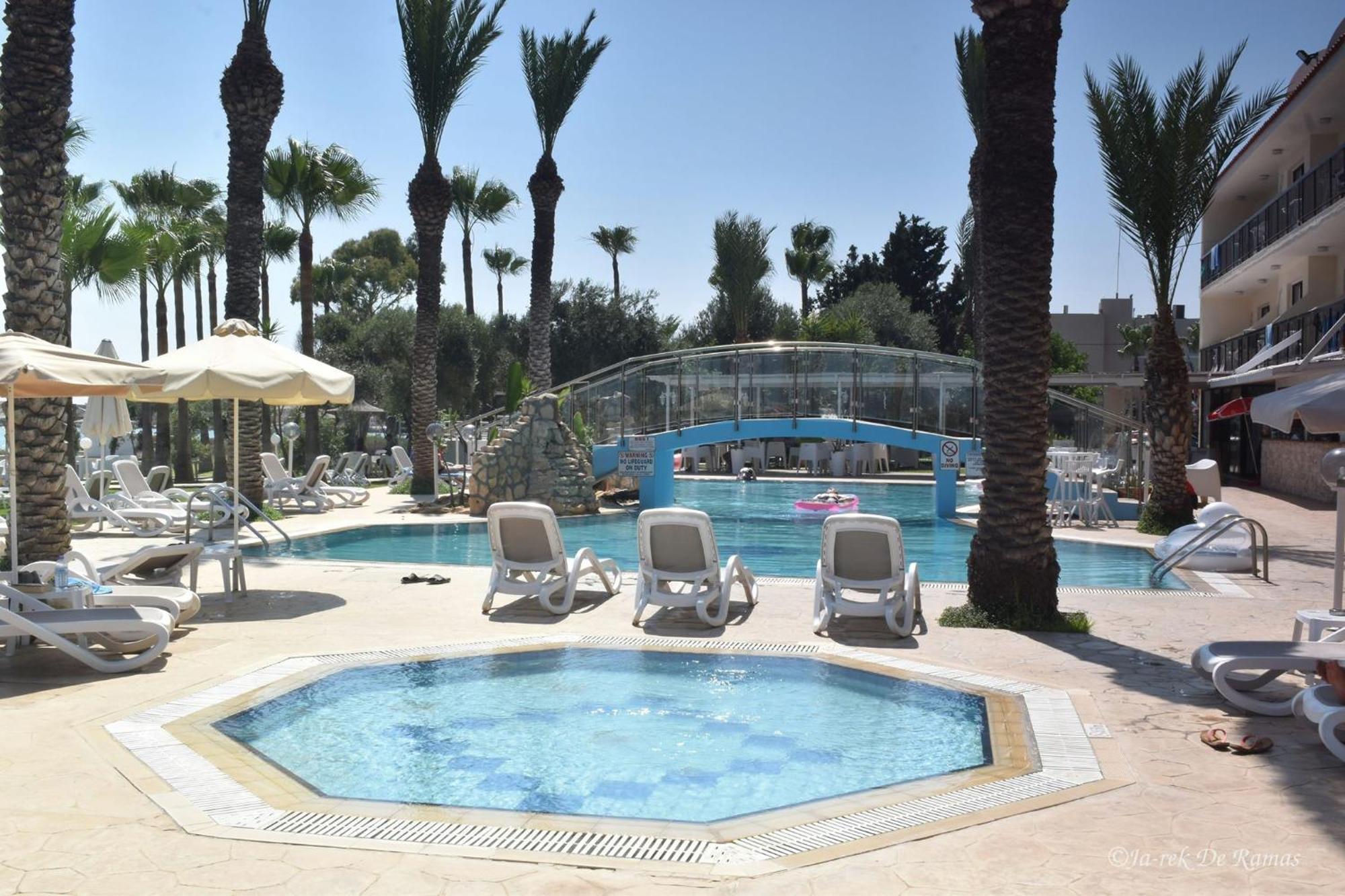 איה נאפה Simos Magic Beach Hotel Apts מראה חיצוני תמונה