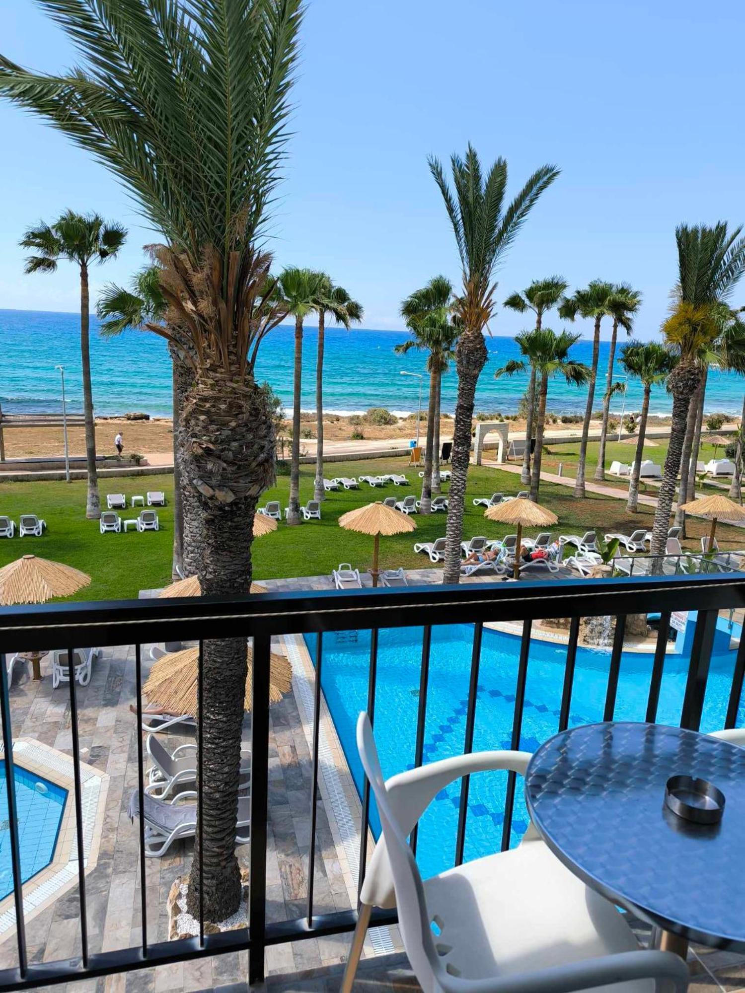 איה נאפה Simos Magic Beach Hotel Apts מראה חיצוני תמונה
